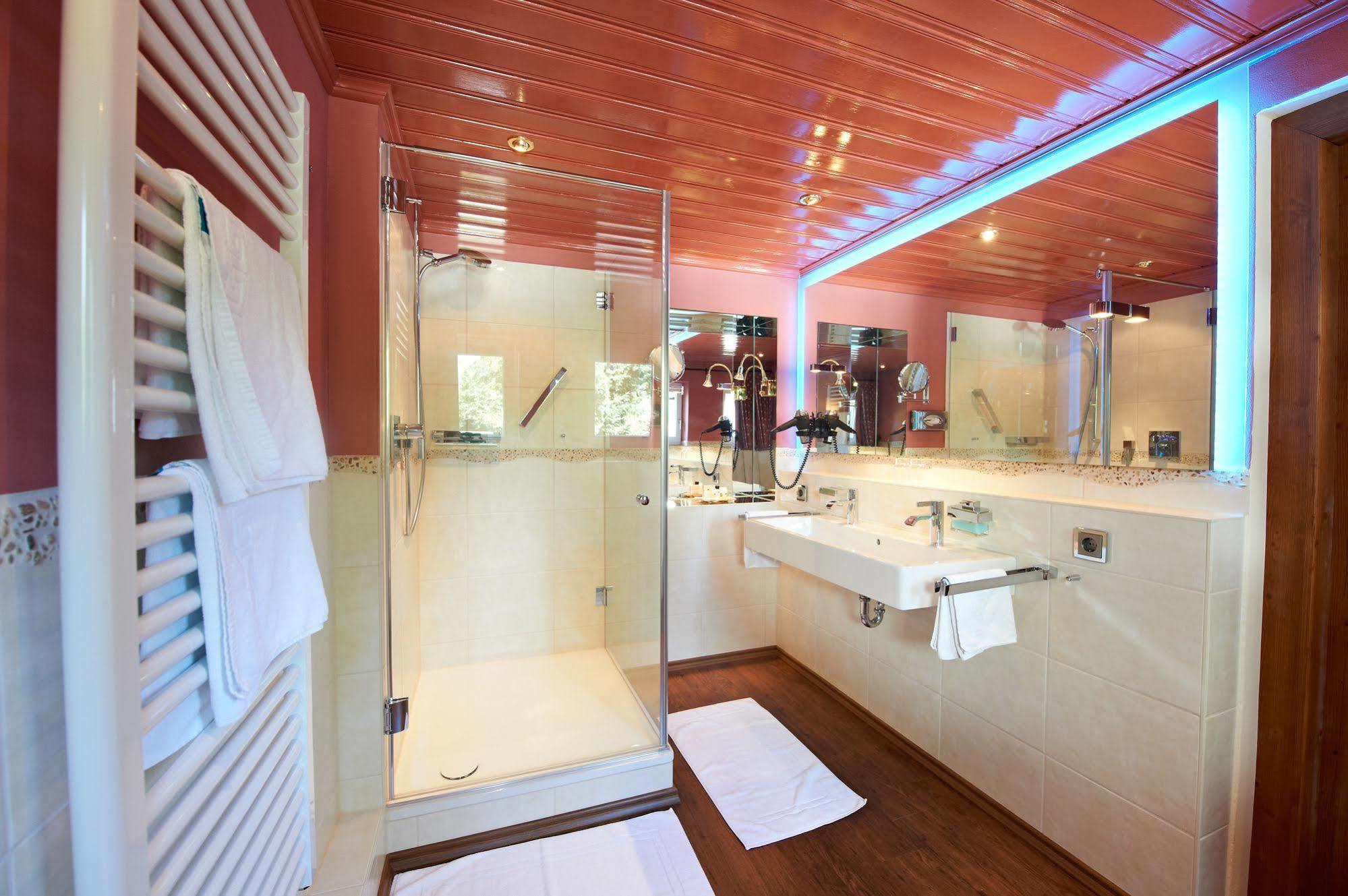 Garden-Hotel Reinhart พรีนอัมคิมซี ภายนอก รูปภาพ