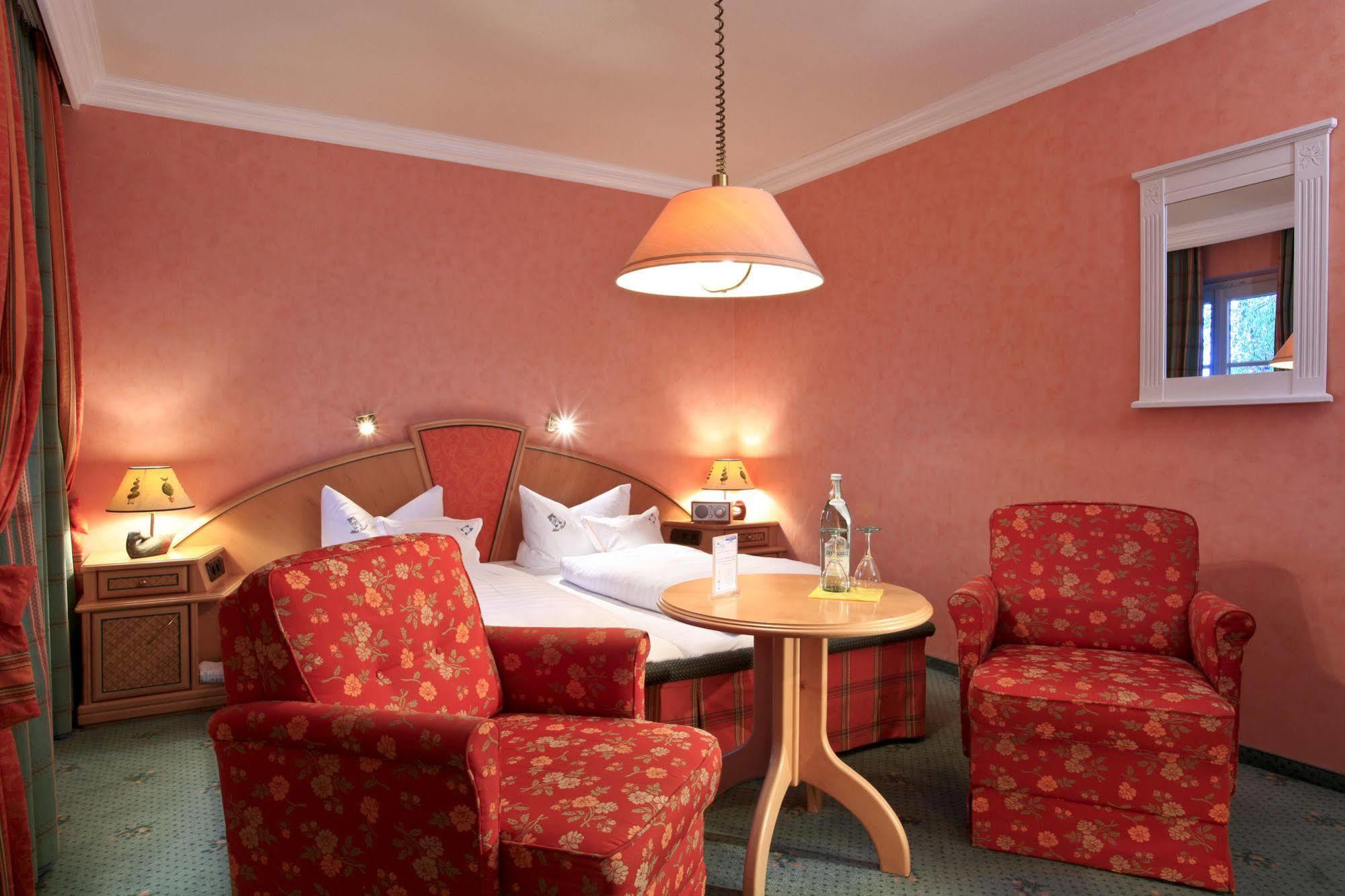 Garden-Hotel Reinhart พรีนอัมคิมซี ภายนอก รูปภาพ