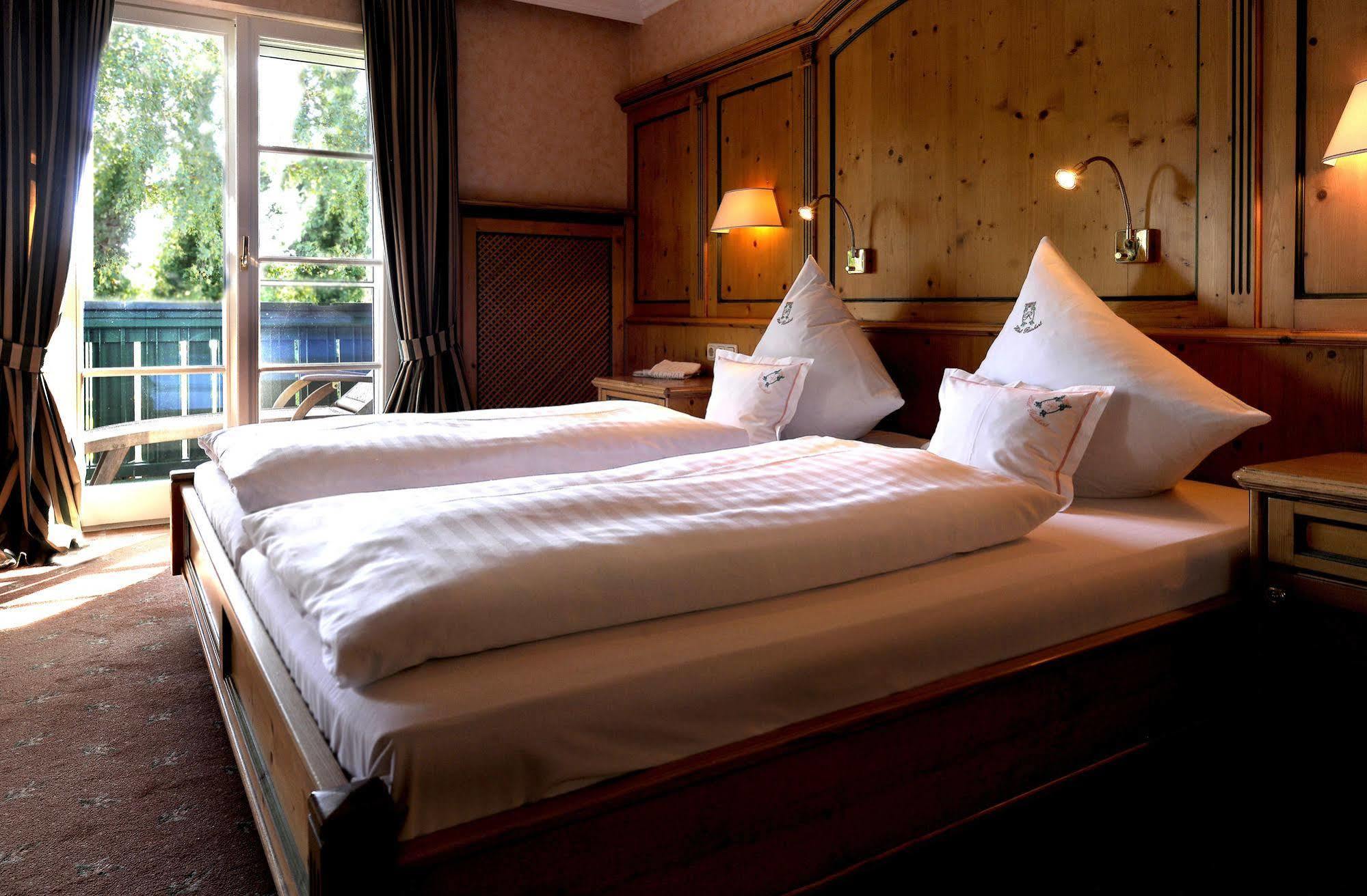 Garden-Hotel Reinhart พรีนอัมคิมซี ภายนอก รูปภาพ